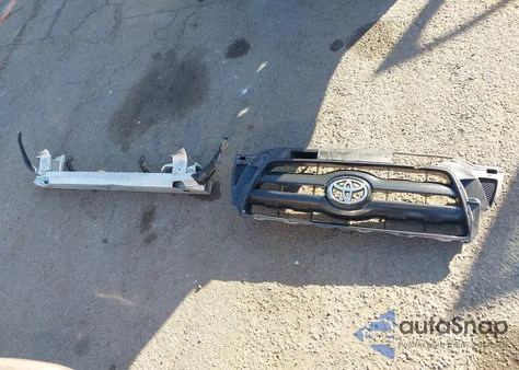 2008 Toyota Tacoma Prerunner V6 z USA, uszkodzony, nr VIN 5TEKU72N48Z506652